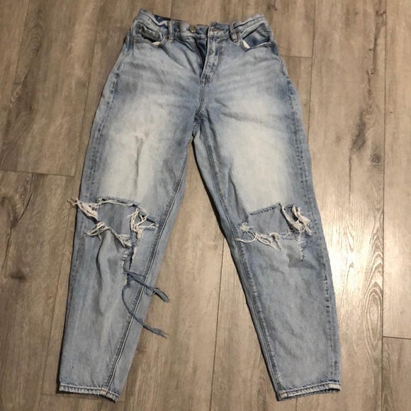American Eagle Mom Jeans - Picture 1 of 4